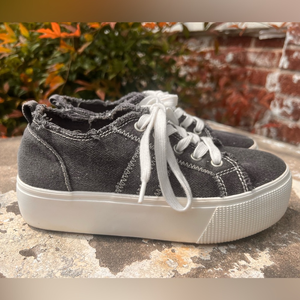 Jellypop Newstar Womens Fashion Platform Sneaker Light Charcoal Stone Wash Sz 6M